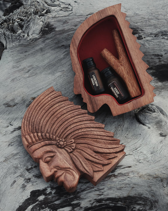 Engraved Teak Wood Shamanic Box  «Indian»