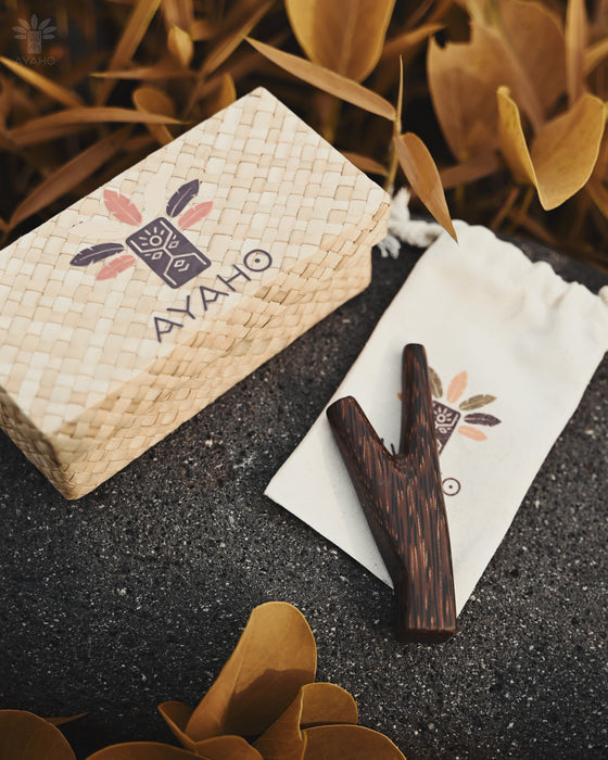 Artisan-Crafted Palmwood Self-Applicator Pipe