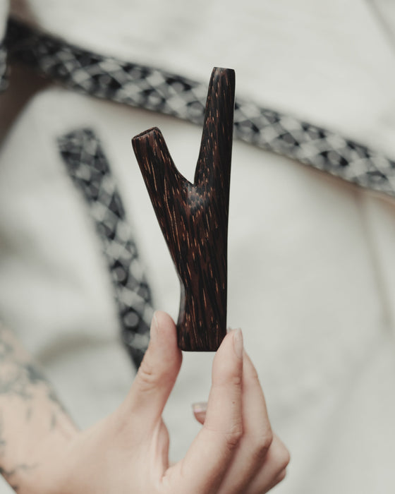 Artisan-Crafted Palmwood Self-Applicator Pipe