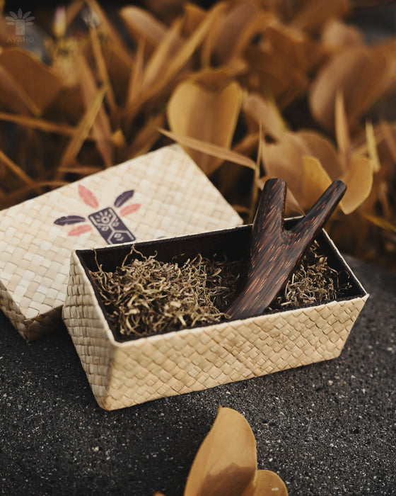 Artisan-Crafted Palmwood Self-Applicator Pipe
