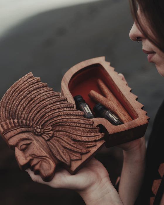 Engraved Teak Wood Shamanic Box  «Indian»