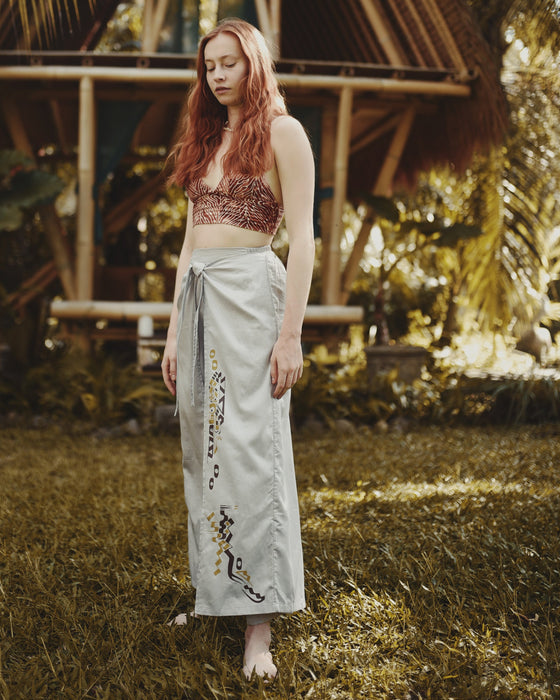 Ultra-soft Thai pants in silver, crafted for yoga and meditation with a breathable, artisanal silk-cotton blend.