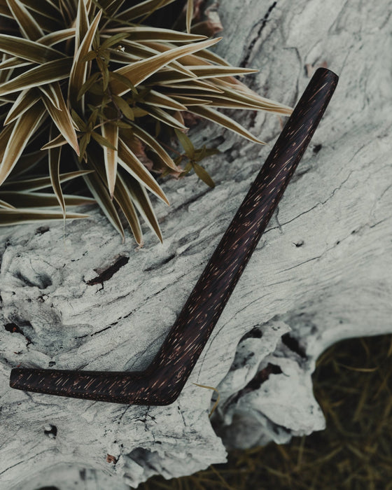 Organic shape of the Classic Tepí crafted from palm wood, reflecting nature's design.