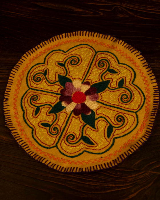 Hand-Embroidered Shipibo Altar Mat 26 cm
