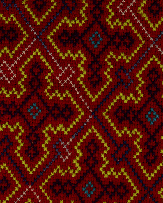 Hand-Embroidered Shipibo Altar Mat 46 cm