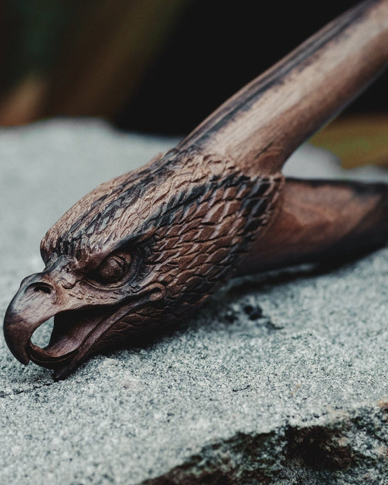«Totem Power» Eagle carved kuripe pipe, a shamanic wooden smoking tool for hape snuff, epitomizes handcrafted artistry and unique spiritual symbolism.