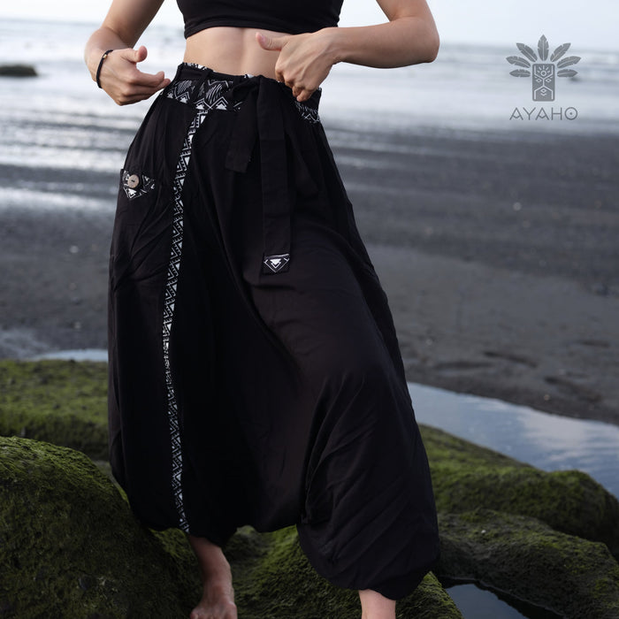 Light and airy Alladine pants with white rayon print