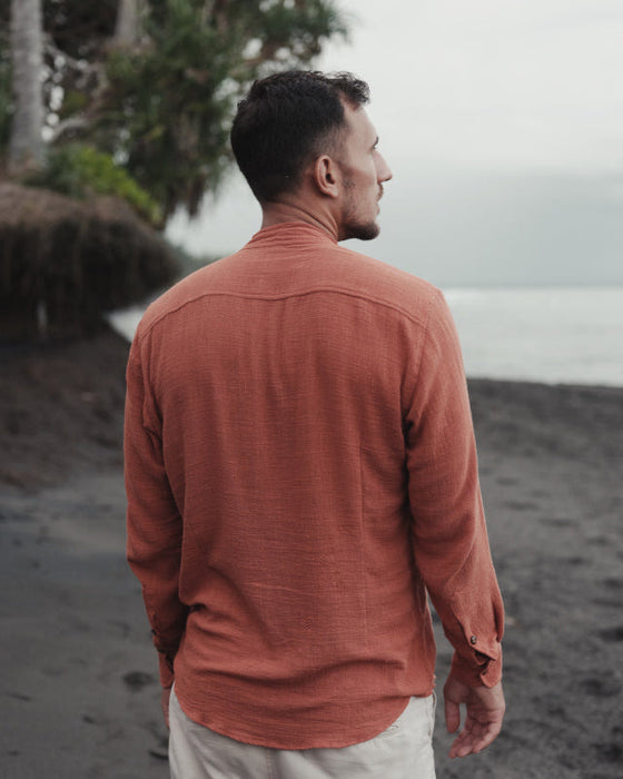 Men's and unisex clothing from Shaman Clothing, made from cotton, in tribal and Shipibo styles, perfect for yoga and everyday wear.