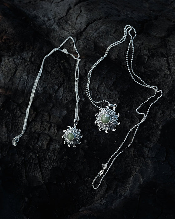 Thoughtful Ye Ming Zhu pendant amulet, an ideal gift for friends and family seeking protection and good fortune.