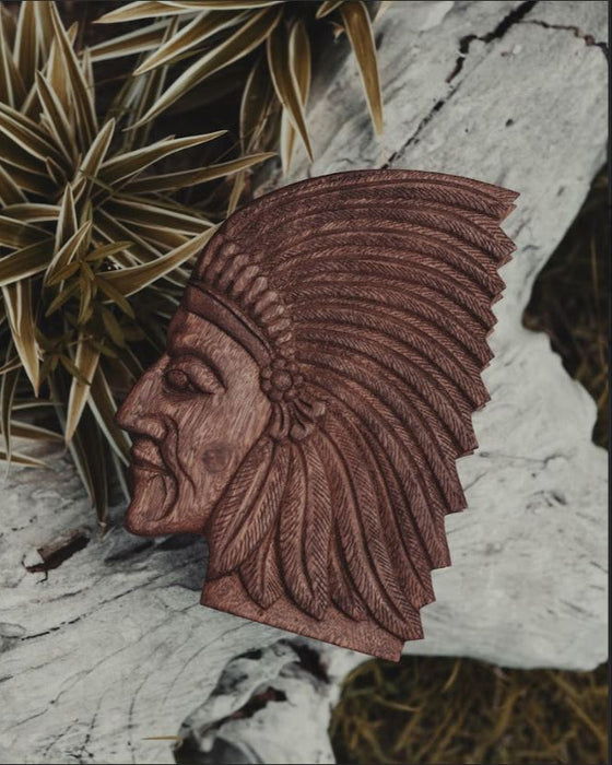 Engraved Teak Wood Shamanic Box  «Indian»